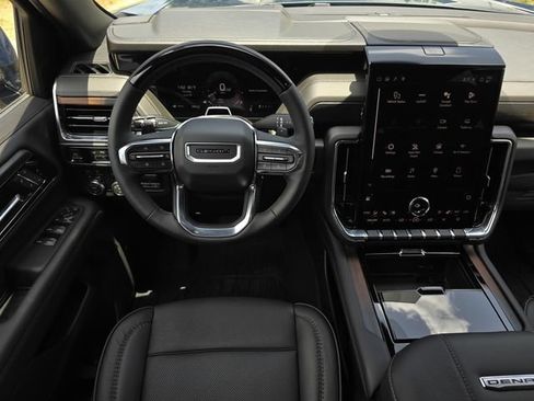 New 2026 GMC Yukon Denali w/ Denali Reserve Package AWD/4WD image 11