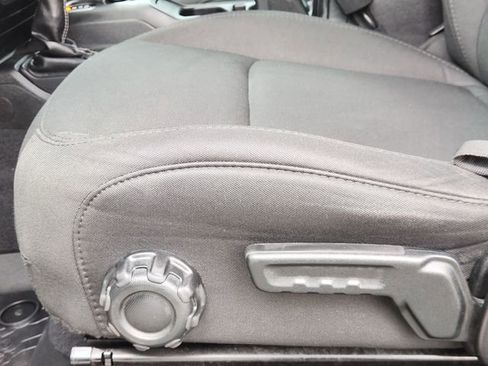Used 2019 Jeep Wrangler Unlimited Sahara AWD/4WD image 22