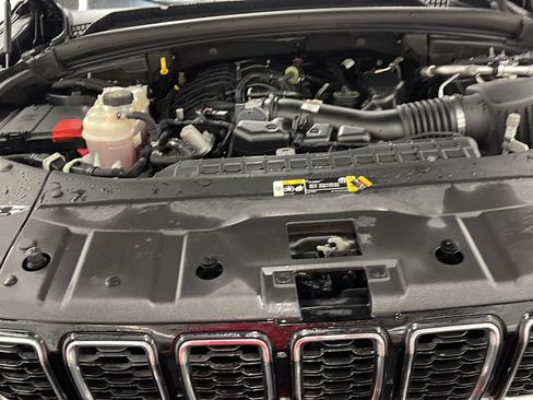 Used 2021 Jeep Grand Cherokee L Limited AWD/4WD image 25