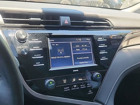 Used 2020 Toyota Camry SE FWD image 13