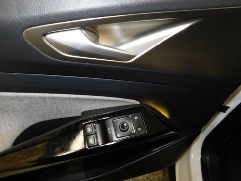 Used 2023 Volkswagen ID.4 Pro image 15