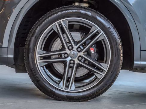 Used 2018 Audi SQ5 Premium Plus w/ Navigation Package image 13