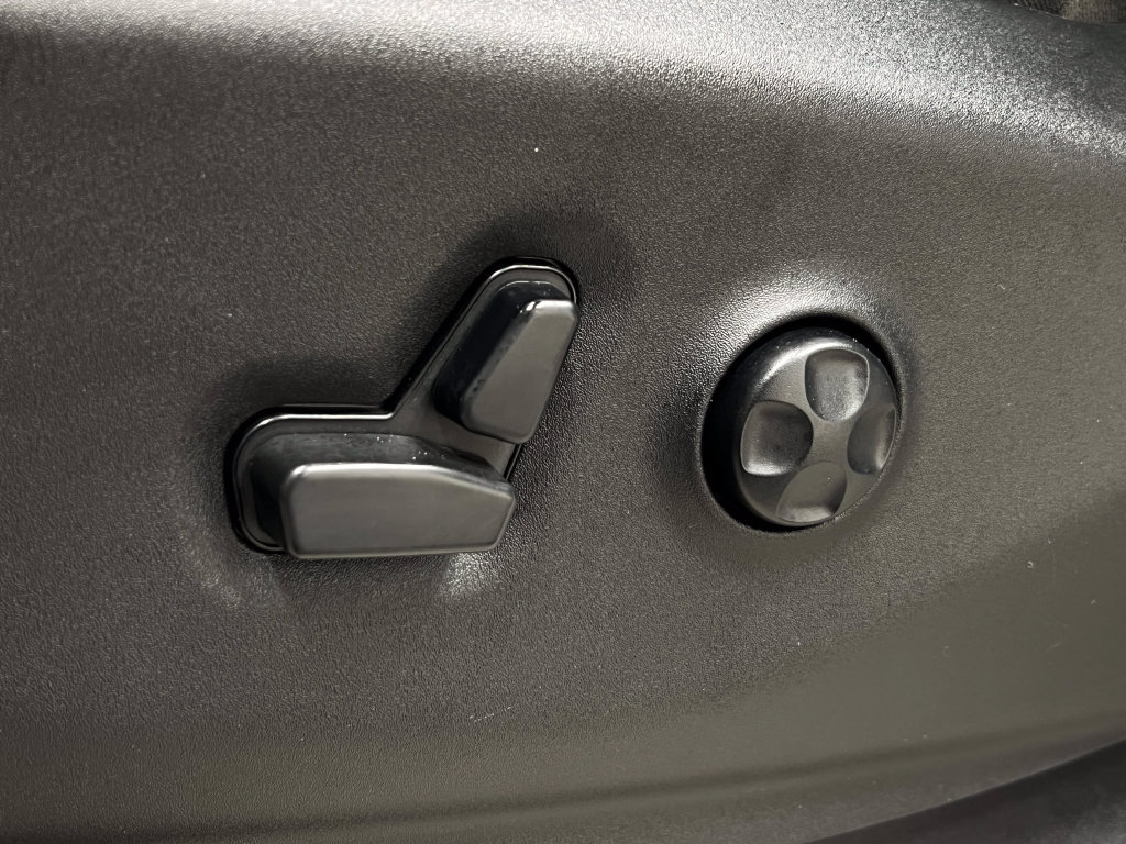 Used 2021 Chrysler Pacifica Limited FWD image 19