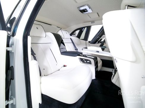 Certified 2024 Rolls-Royce Phantom Sedan RWD image 30