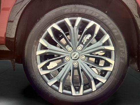 Certified 2025 Nissan Rogue Platinum AWD/4WD image 19