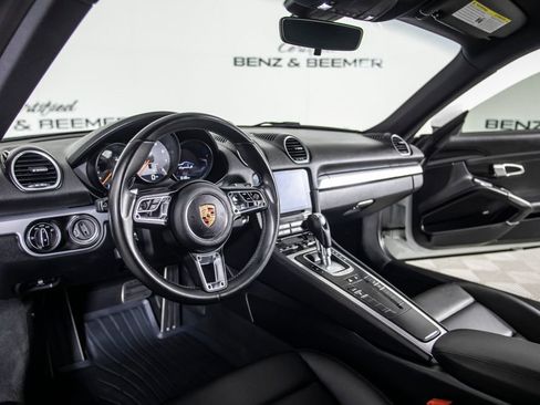 Used 2018 Porsche 718 Cayman S RWD image 19
