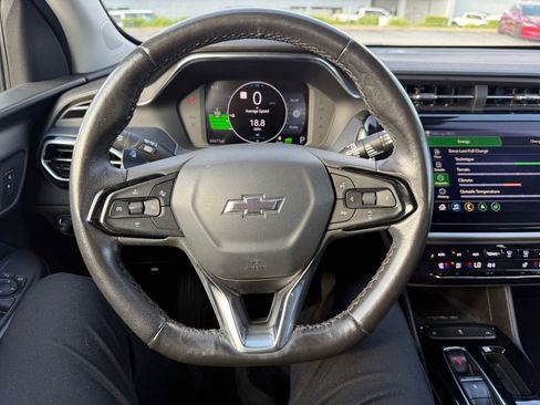 Used 2022 Chevrolet Bolt EUV Premier w/ Sun & Sound Package FWD image 6