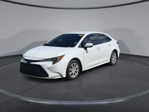Used 2026 Toyota Corolla LE FWD image 4