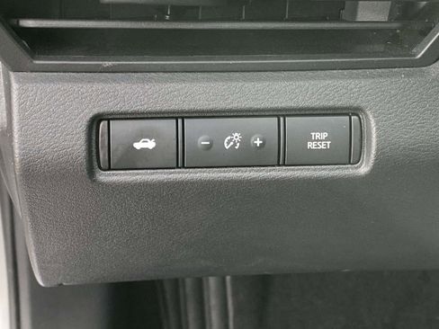 Used 2024 Nissan Altima 2.5 SV image 18