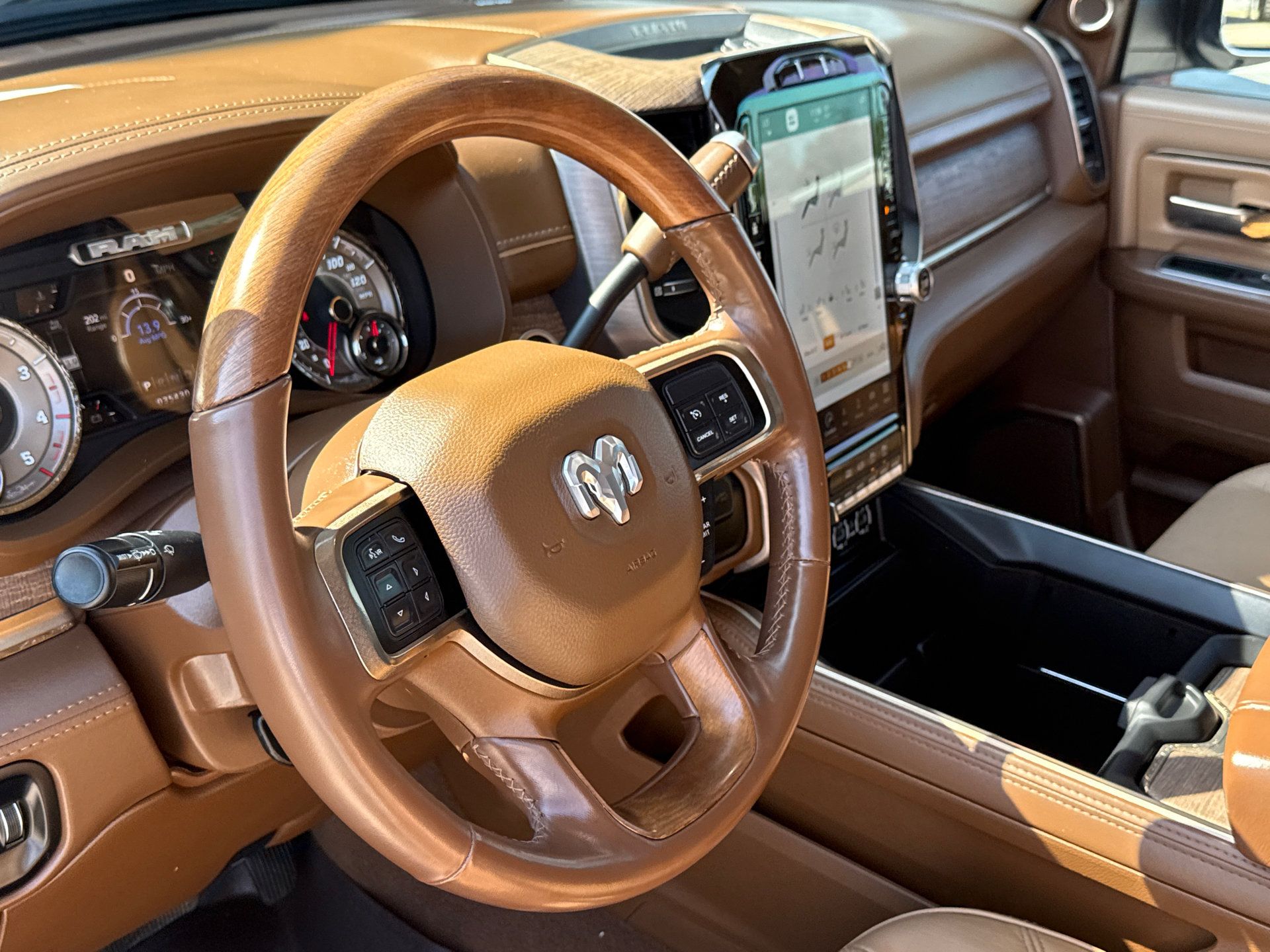 Used 2022 RAM 3500 Limited AWD/4WD image 19