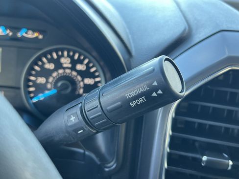 Used 2015 Ford F150 XLT image 18