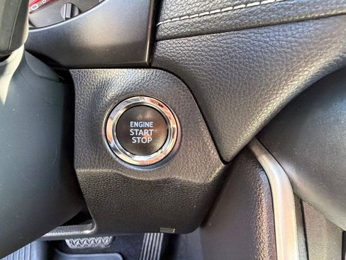 Used 2020 Toyota RAV4 XLE w/ Convenience Package AWD/4WD image 23