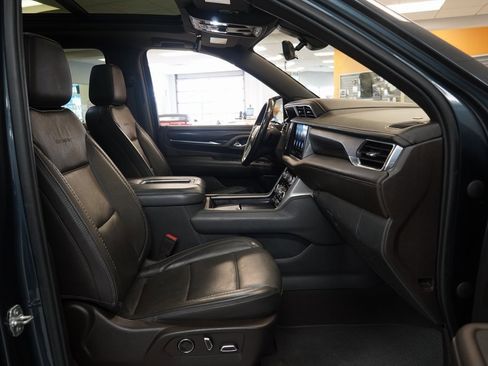 Used 2021 GMC Yukon XL Denali w/ Denali Premium Package image 42