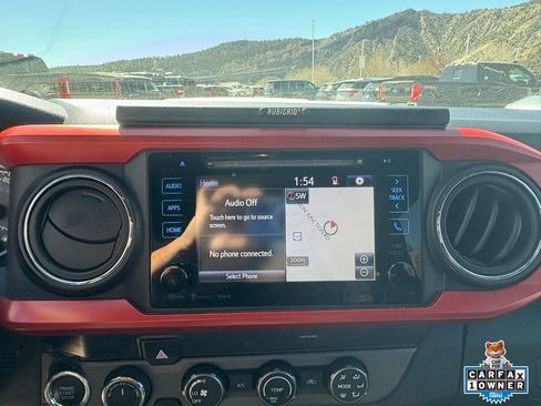 Used 2019 Toyota Tacoma TRD Sport w/ Technology Package image 4