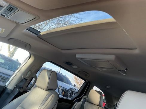 Used 2023 Honda Odyssey Elite image 17