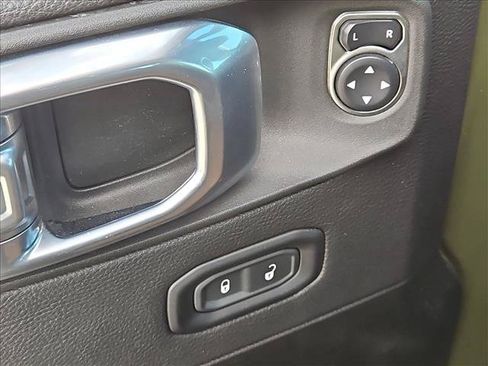 Used 2021 Jeep Wrangler Unlimited Sahara w/ Cold Weather Group AWD/4WD image 11