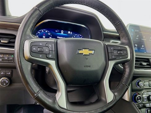 Used 2022 Chevrolet Suburban LT w/ LT Signature Plus Package image 12