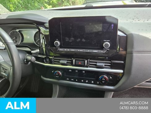 Used 2025 Nissan Pathfinder SV FWD image 15