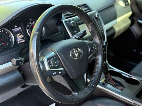Used 2017 Toyota Camry SE FWD image 10