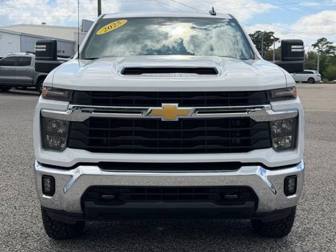 Used 2025 Chevrolet Silverado 2500 LT AWD/4WD image 2