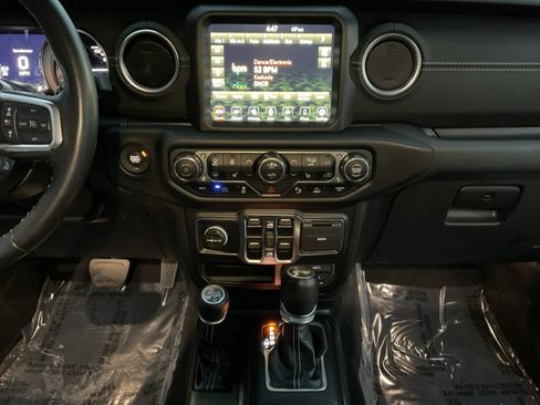 Used 2023 Jeep Wrangler Unlimited Sahara w/ Cold Weather Group image 11