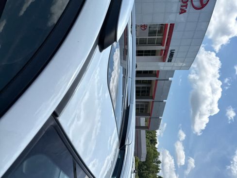 Used 2015 Toyota RAV4 XLE AWD/4WD image 3