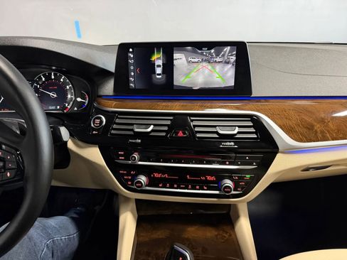 Used 2017 BMW 540i xDrive image 13