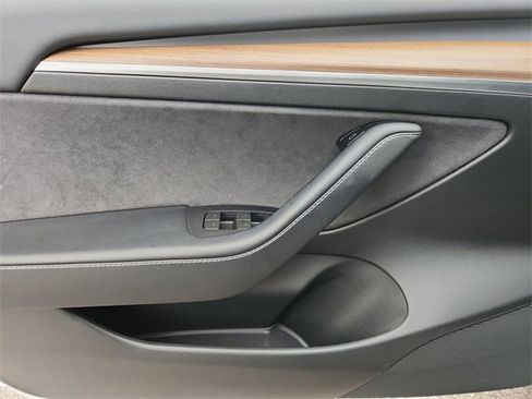 Used 2023 Tesla Model 3 Standard Range image 22