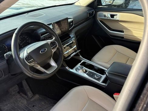 Used 2021 Ford Explorer Limited w/ Equipment Group 301A image 40