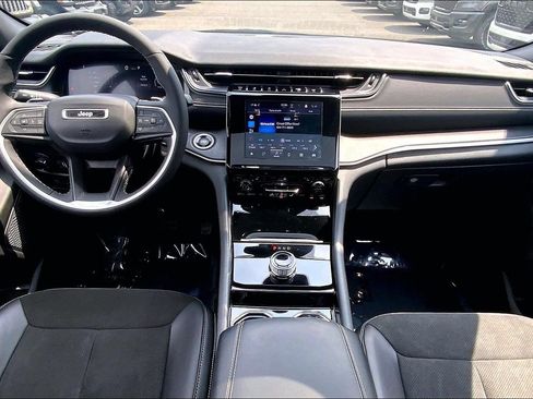Certified 2023 Jeep Grand Cherokee Altitude AWD/4WD image 14