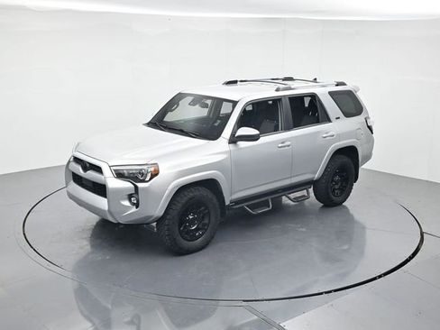 Used 2022 Toyota 4Runner SR5 AWD/4WD image 41