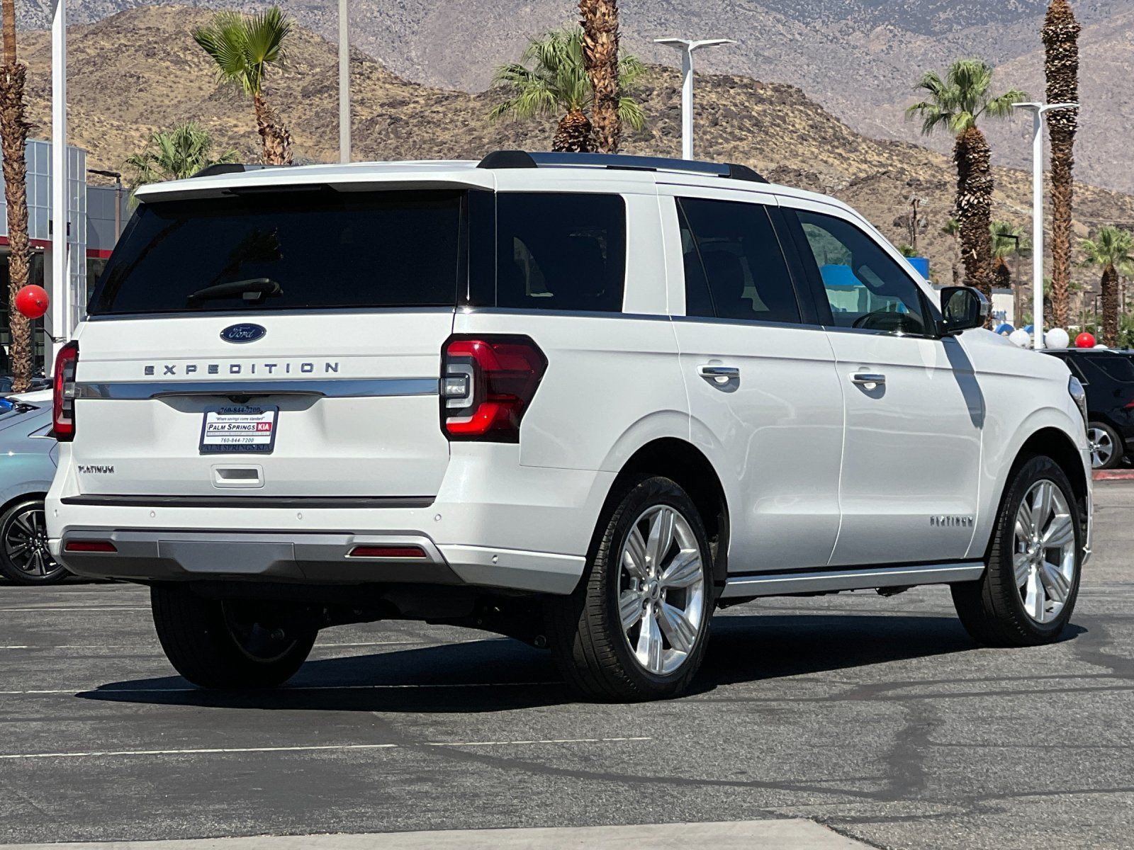Used 2024 Ford Expedition Platinum RWD image 3