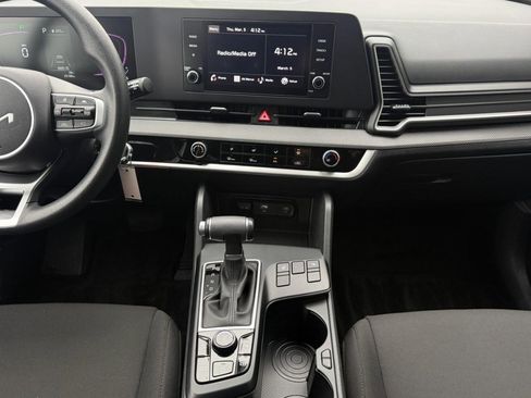 Certified 2025 Kia Sportage LX image 32