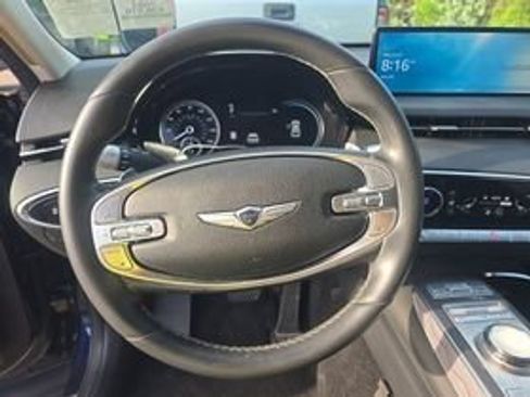 Used 2023 Genesis GV70 2.5T w/ Advanced Package AWD/4WD image 4