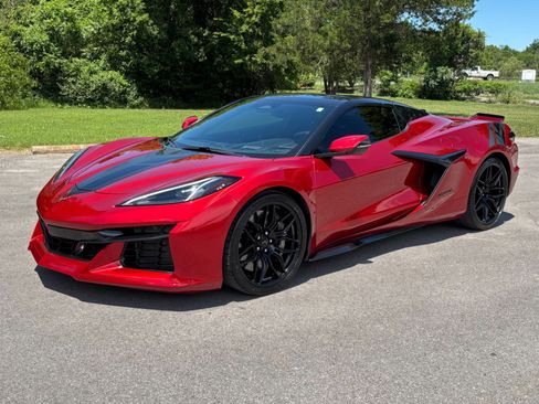Used 2024 Chevrolet Corvette Z06 RWD image 14