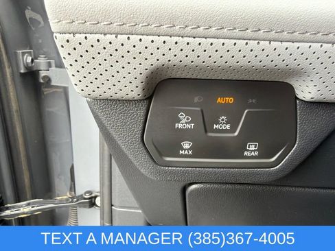 Used 2024 Volkswagen Atlas Peak Edition SEL AWD/4WD image 28