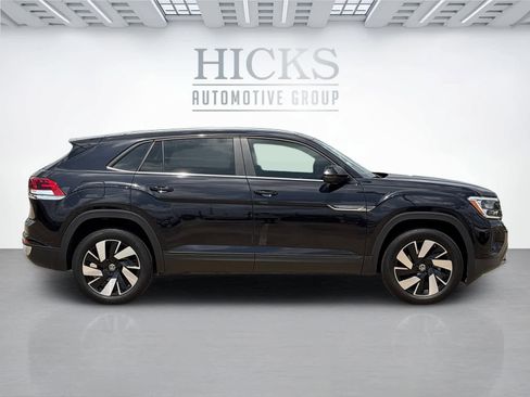 Used 2024 Volkswagen Atlas Cross Sport SE image 4