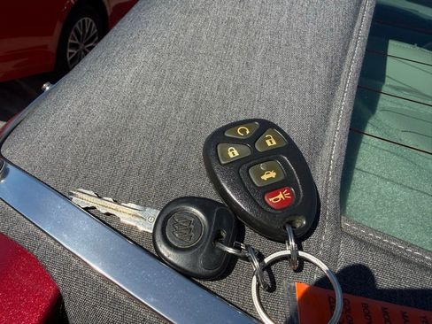 Used 2008 Buick Lucerne CXL w/ Ultra Confidence Package image 31