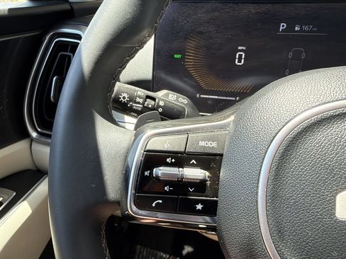 Used 2025 Kia Sorento EX AWD/4WD image 29