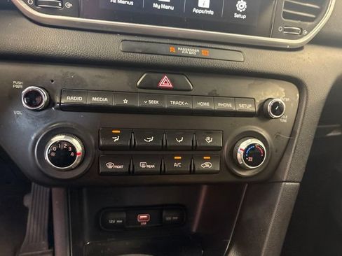 Used 2022 Kia Sportage LX FWD image 28