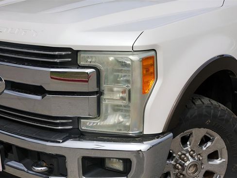 Used 2017 Ford F250 Lariat w/ Lariat Ultimate Package image 3