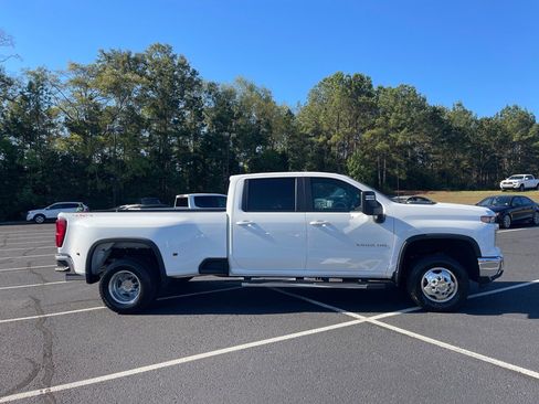 Used 2024 Chevrolet Silverado 3500 LT w/ Safety Package image 21