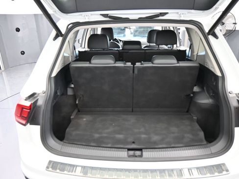Used 2019 Volkswagen Tiguan SEL image 41