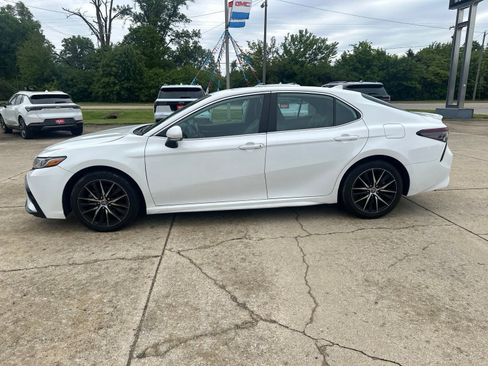 Used 2024 Toyota Camry SE FWD image 6