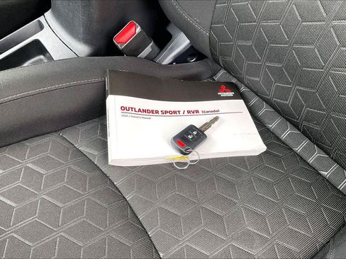 Used 2025 Mitsubishi Outlander Sport AWD image 12
