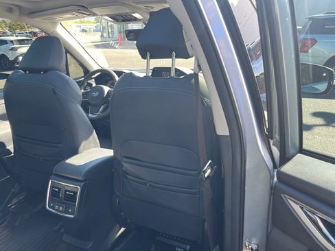 Used 2023 Subaru Forester Touring AWD/4WD image 17