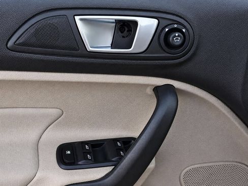 Used 2014 Ford Fiesta SE FWD image 14