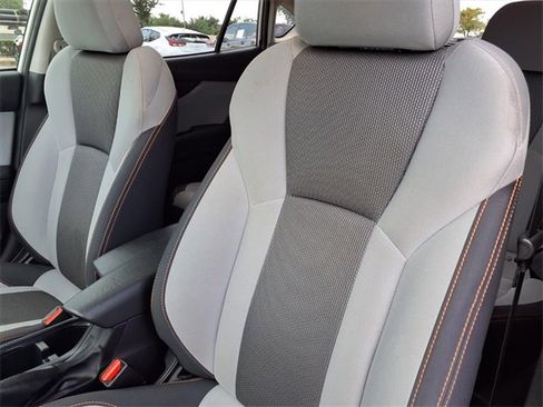 Used 2022 Subaru Crosstrek 2.0i Premium w/ Moonroof Package image 7