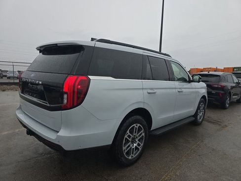 Used 2025 Ford Expedition Active image 4
