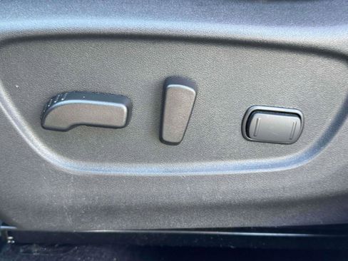 Used 2022 Nissan Rogue Sport SV w/ Technology Package image 16